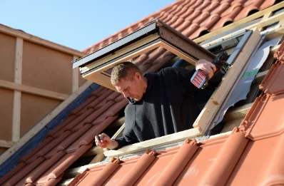 Pose de fenêtres de toit Velux à Guimiliau